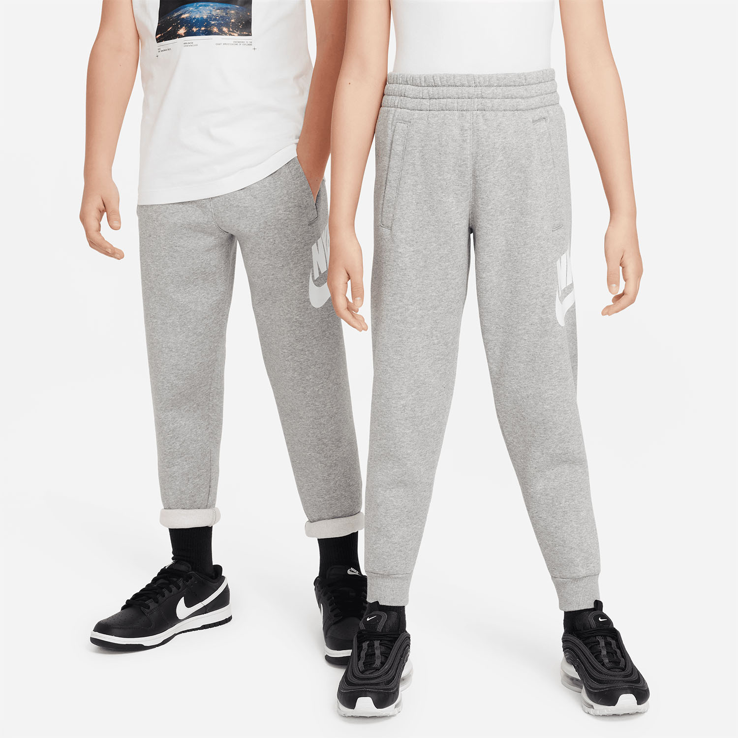 Nike Club Logo Pantalones Niños - Dark Grey Heather/Base Grey/White