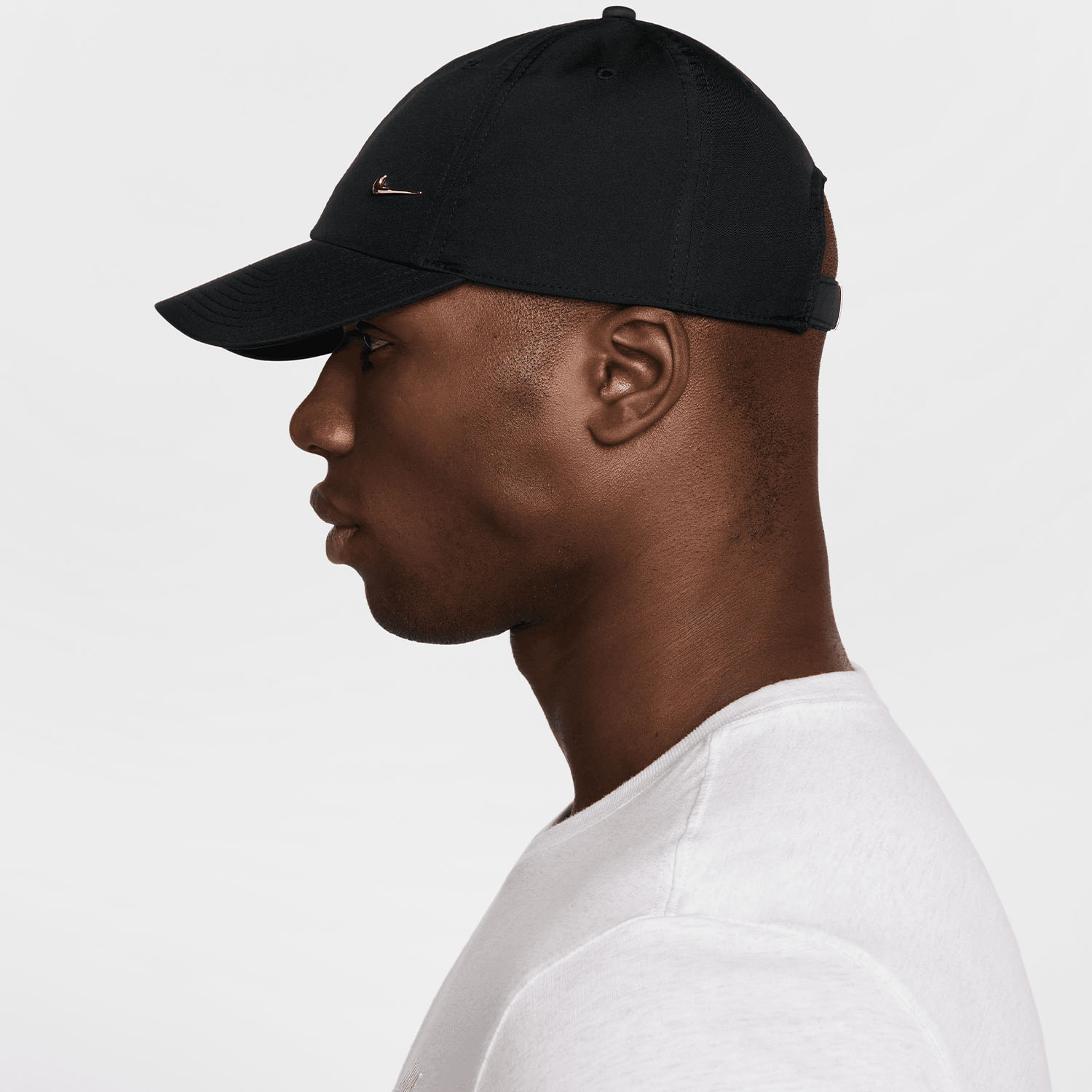 Nike Dri-FIT Club Cappello - Black/Metallic Gold