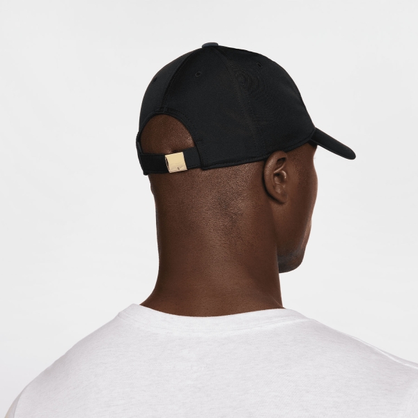 Nike Dri-FIT Club Cappello - Black/Metallic Gold