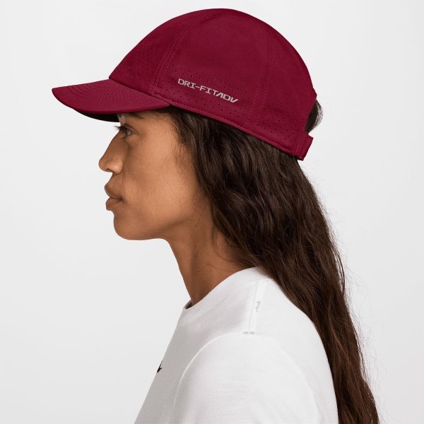 Nike Dri-FIT ADV Club Gorra - Team Red/Pale Ivory