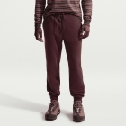 Nike Club Pantaloni - Burgundy Crush/Metallic Gold Nike Club Pantaloni - Burgundy Crush/Metallic Gold